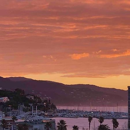 Appartement Vue Mer Au Lavandou Le Lavandou Dış mekan fotoğraf